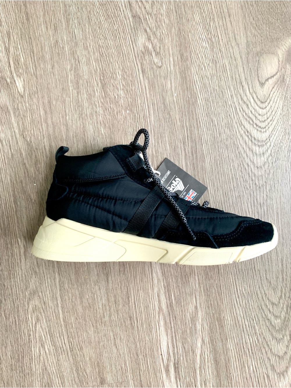 NWOT Gola Black Water-Resistant Lunar Sneakers